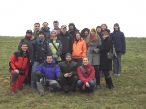 Gruppe internationaler Projektteilnehmerinnen und -teilnehmer